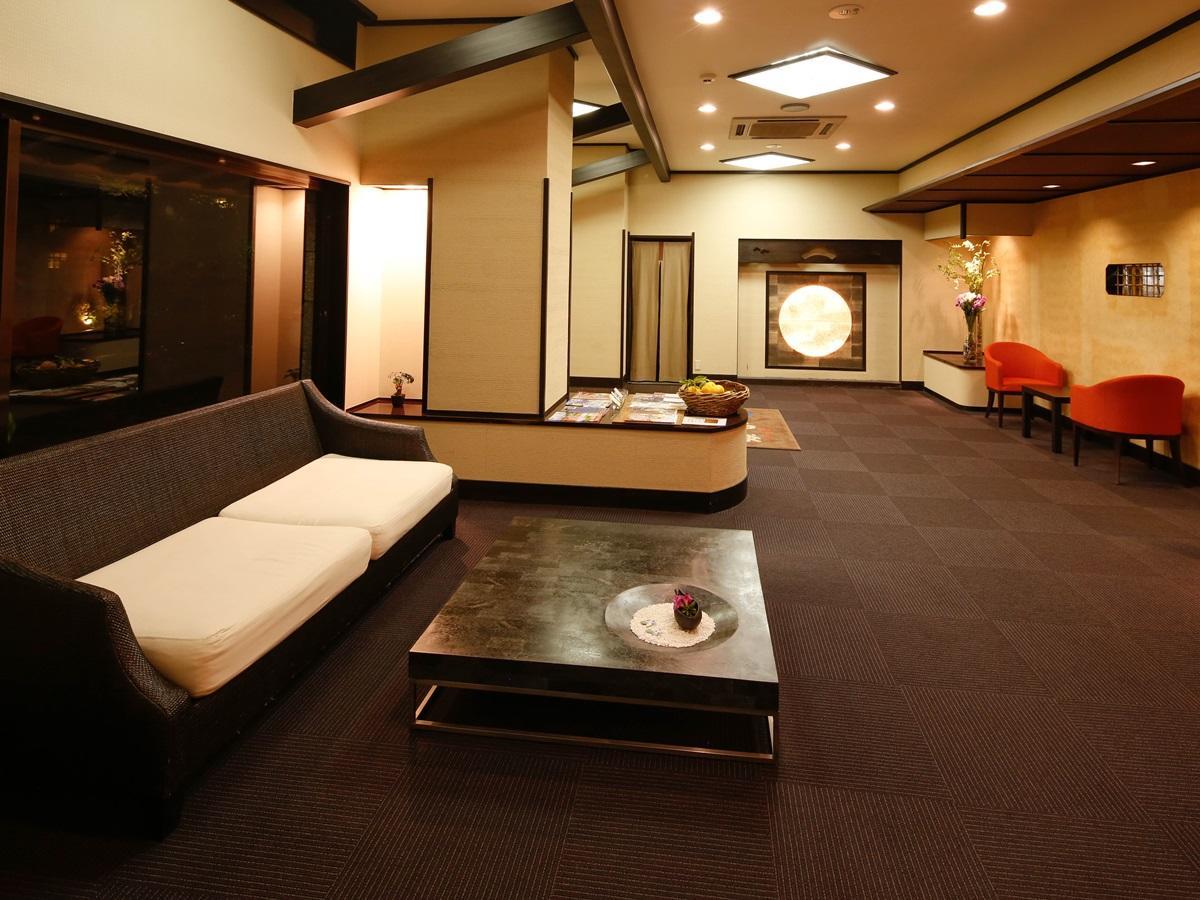 源泉掛け流しの宿albergo湯楽 Yugawara Esterno foto