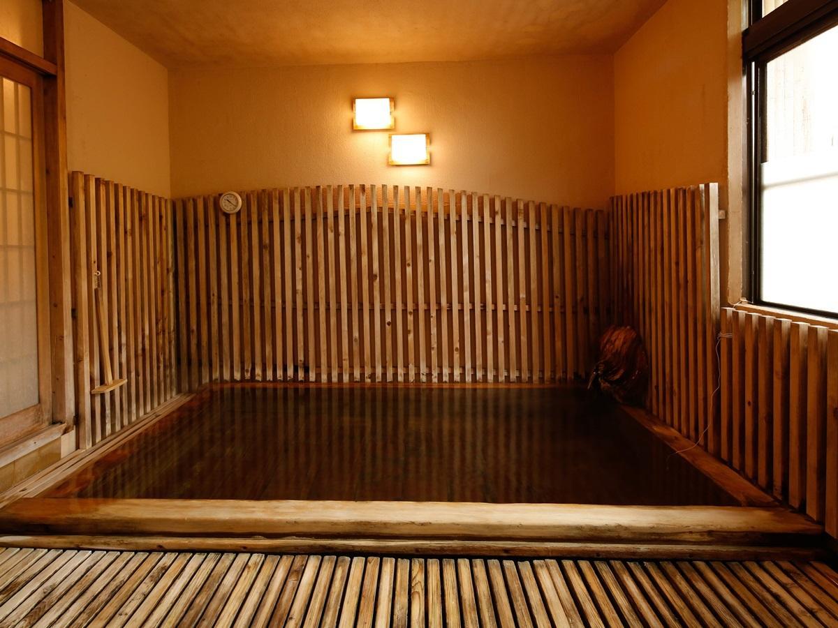 源泉掛け流しの宿albergo湯楽 Yugawara Esterno foto