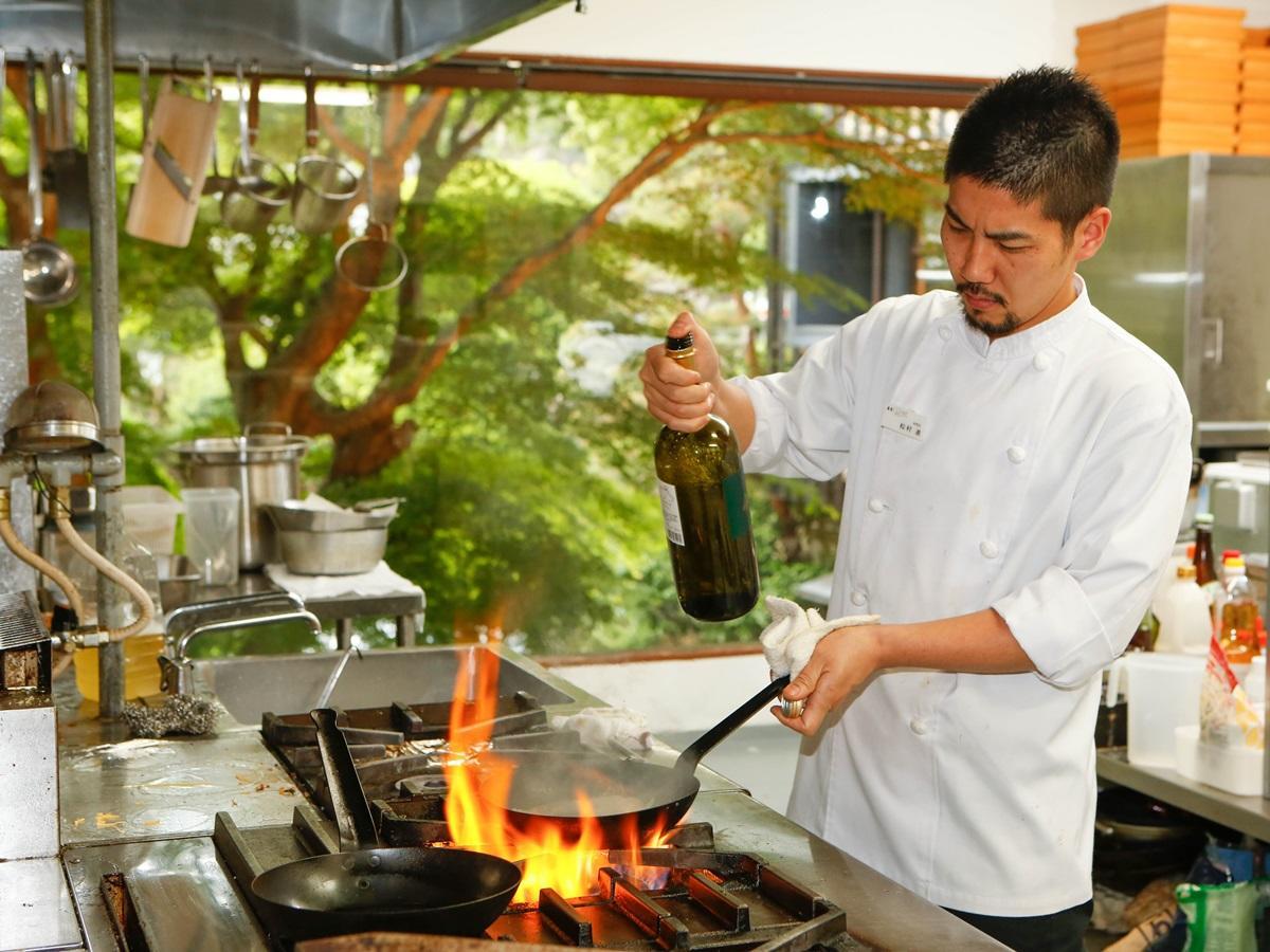 源泉掛け流しの宿albergo湯楽 Yugawara Esterno foto